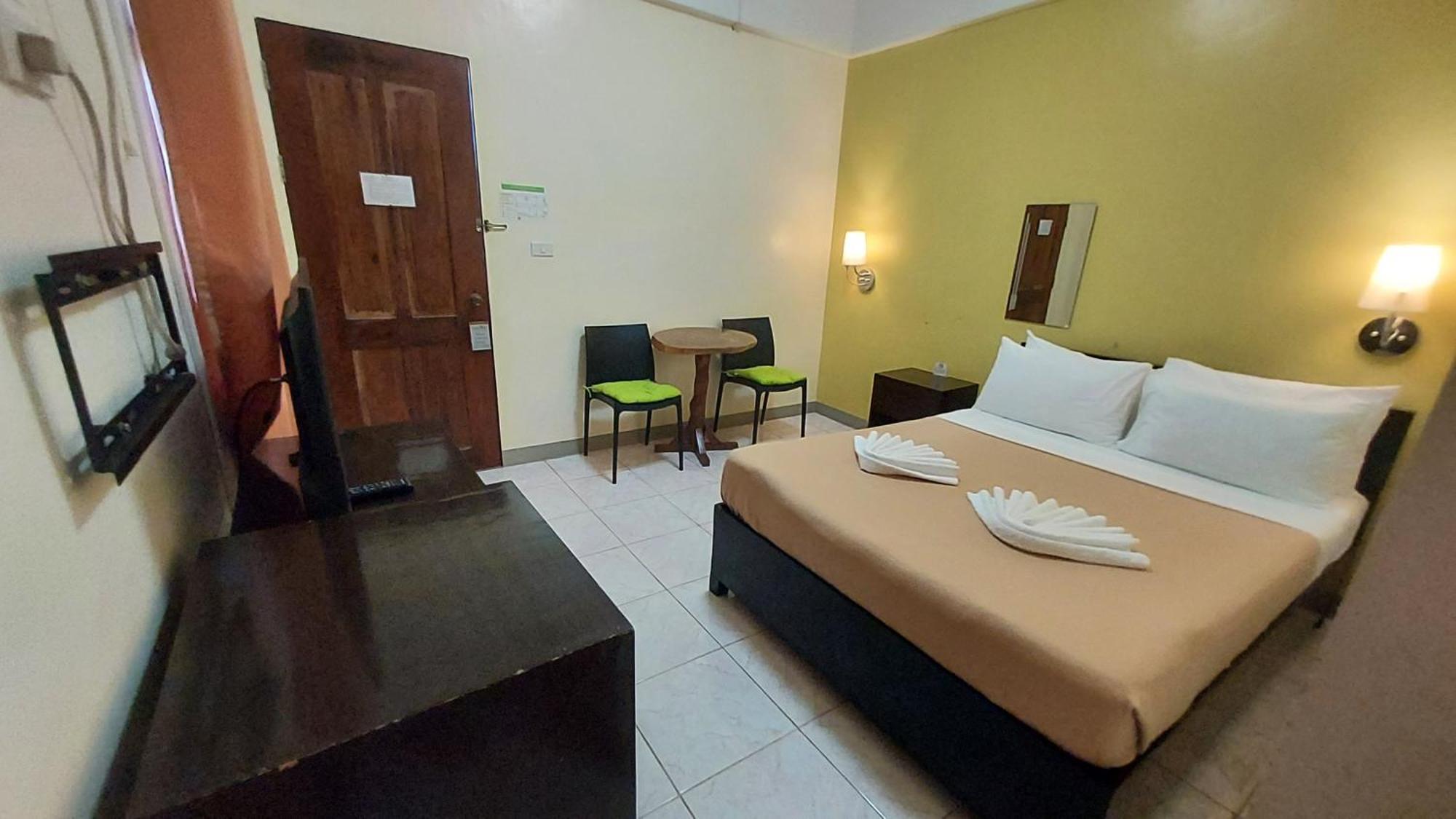 Coron Vista Lodge Room photo