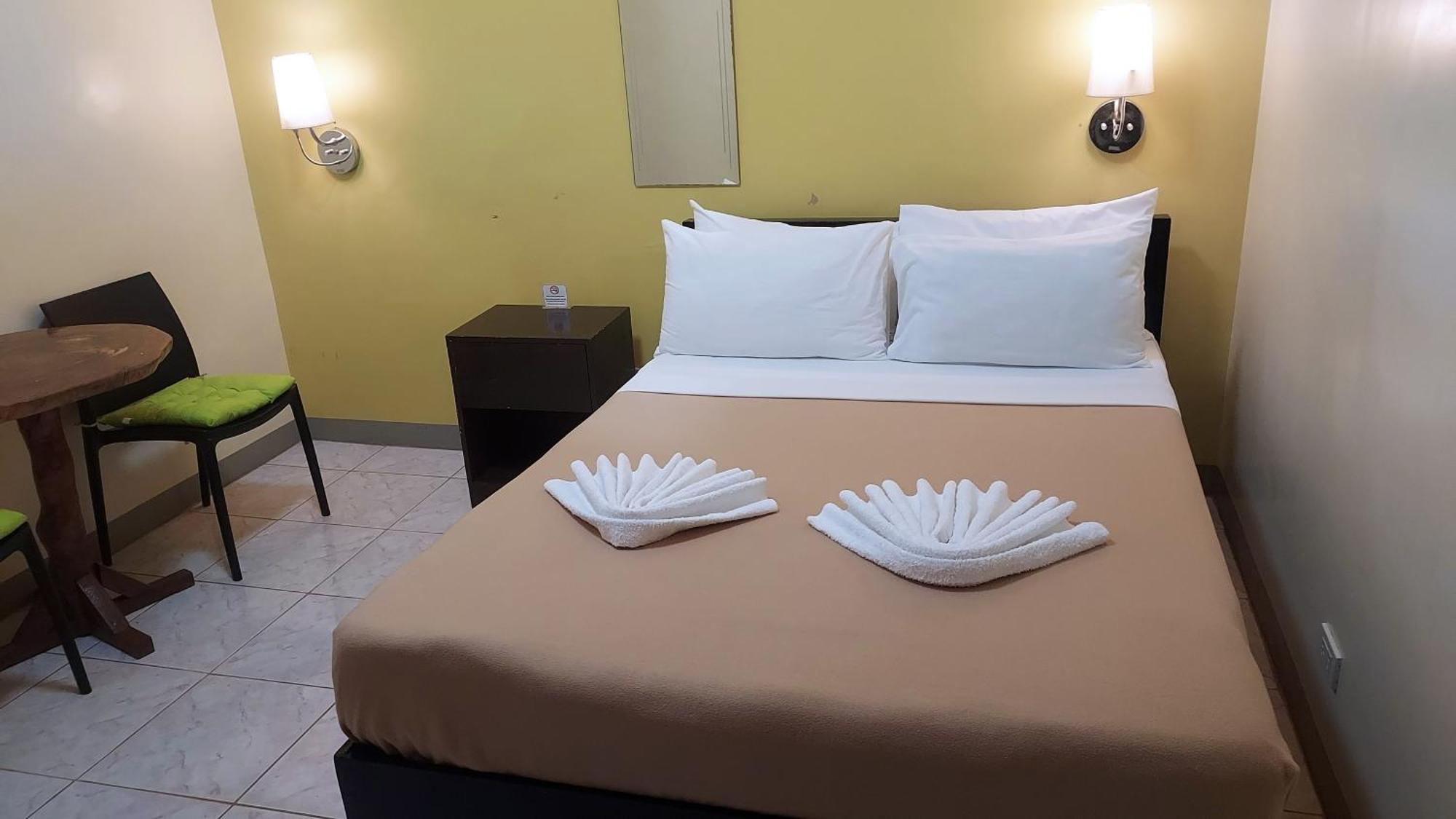Coron Vista Lodge Room photo