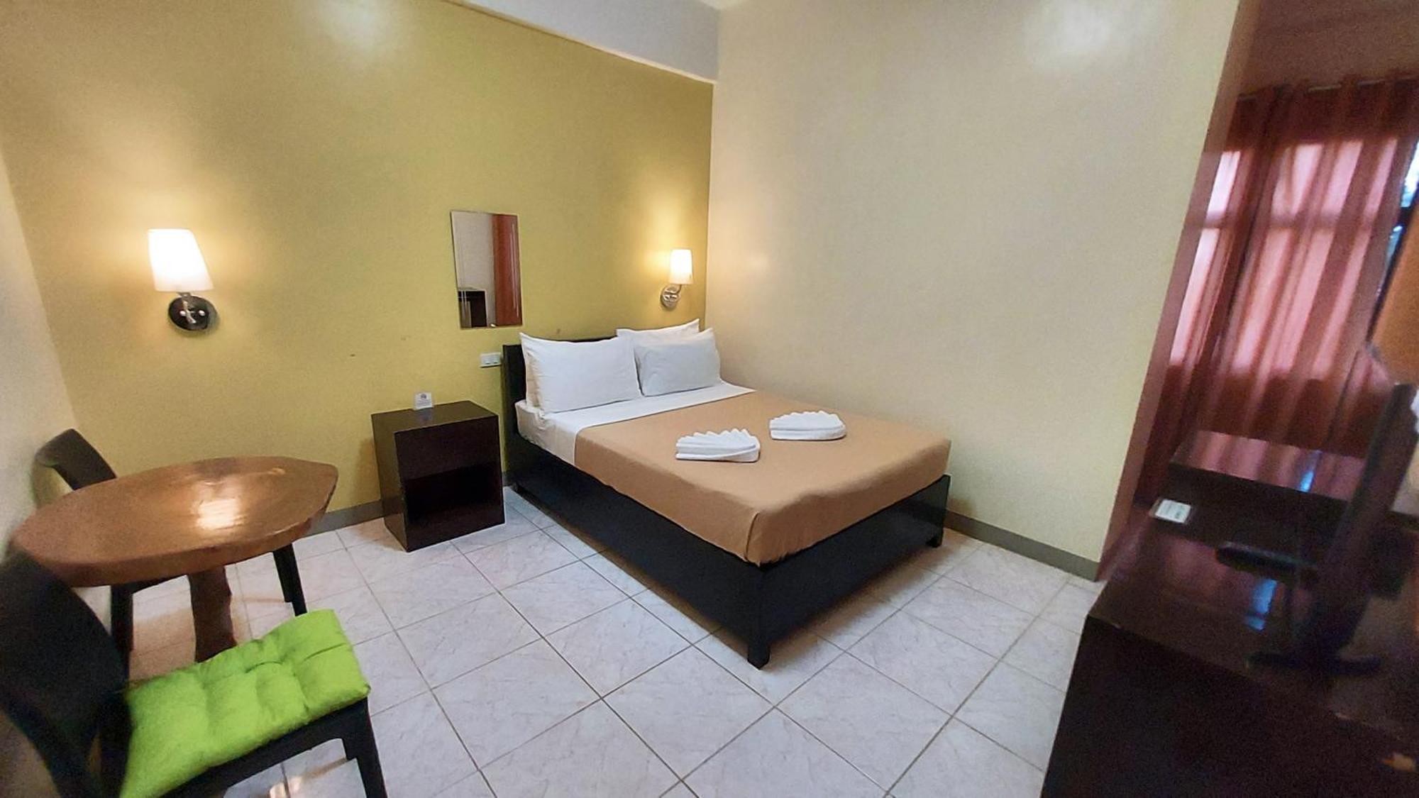 Coron Vista Lodge Room photo